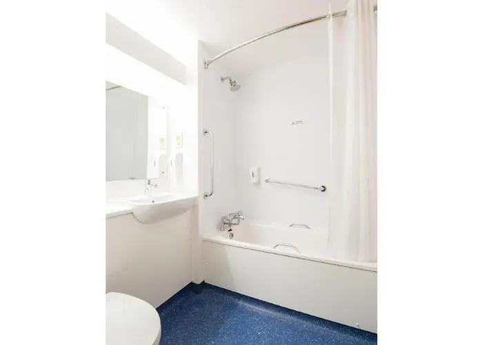 Hotel Travelodge A1 Southbound 3*