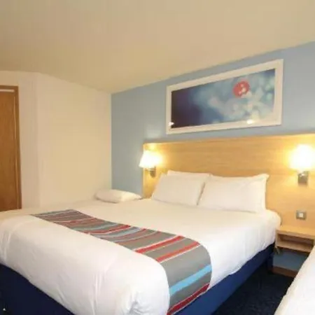 Hotel Travelodge A1 Southbound 3*
