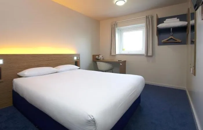 Hotel Travelodge A1 Southbound 3*